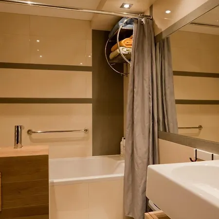 Magic Apartment *